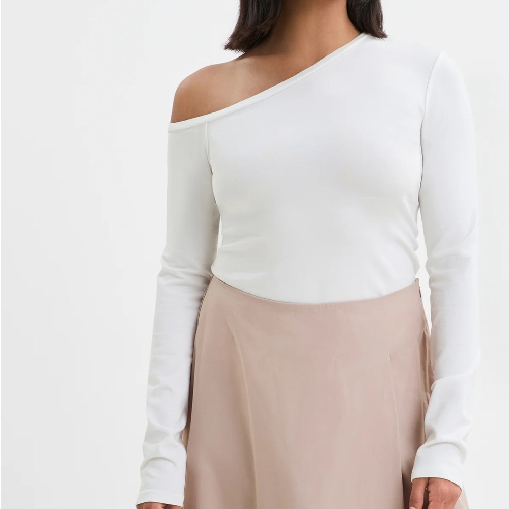 Marcella Murray off-Shoulder Top